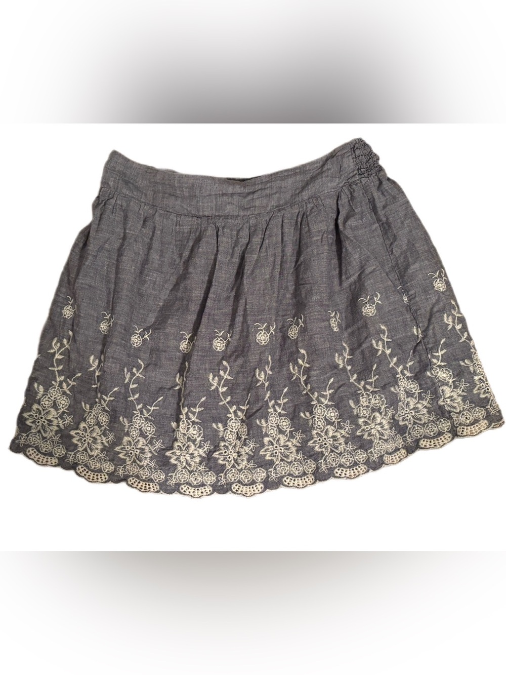 Forever 21 Grey Boho Embroidered Scalloped Mini Skirt Size Medium